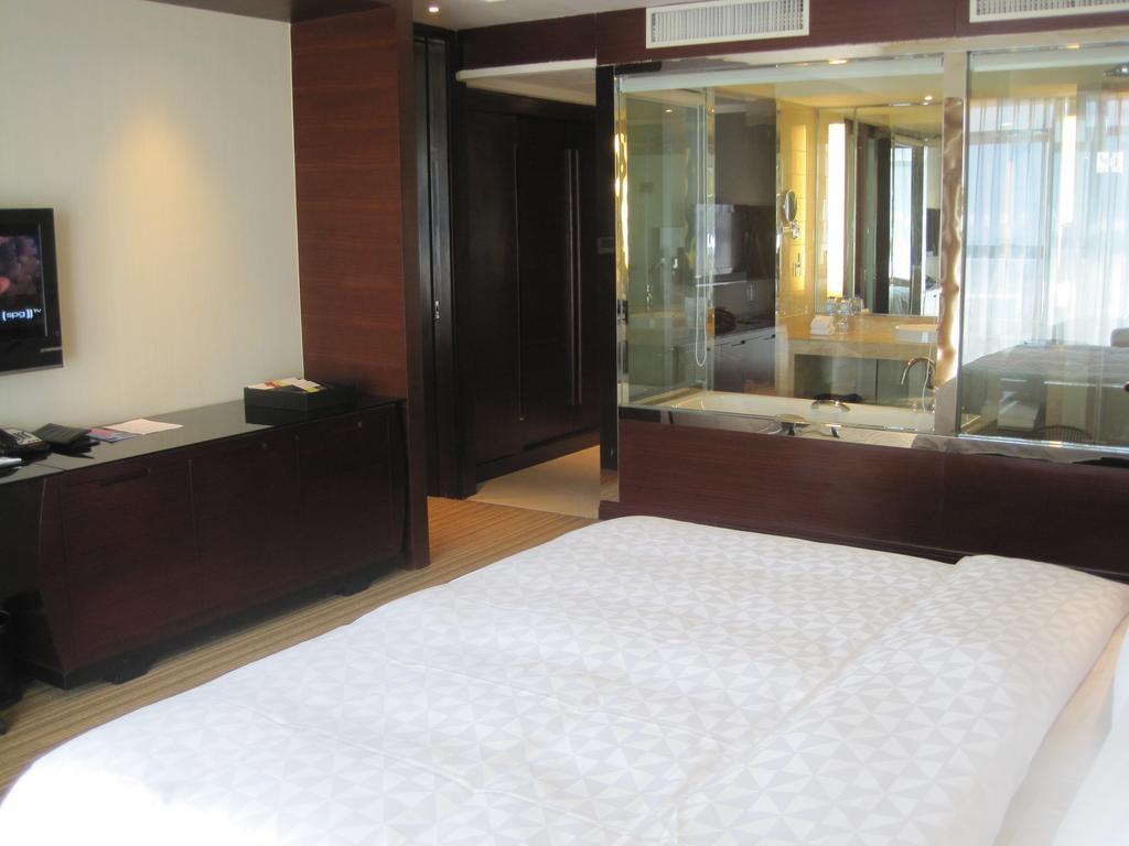 Ramada Plaza Lianyungang Hotel Kültér fotó