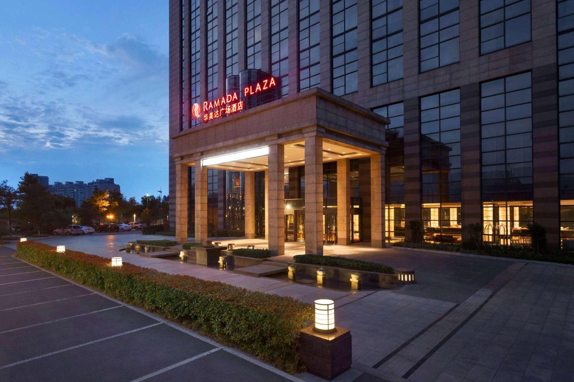 Ramada Plaza Lianyungang Hotel Kültér fotó